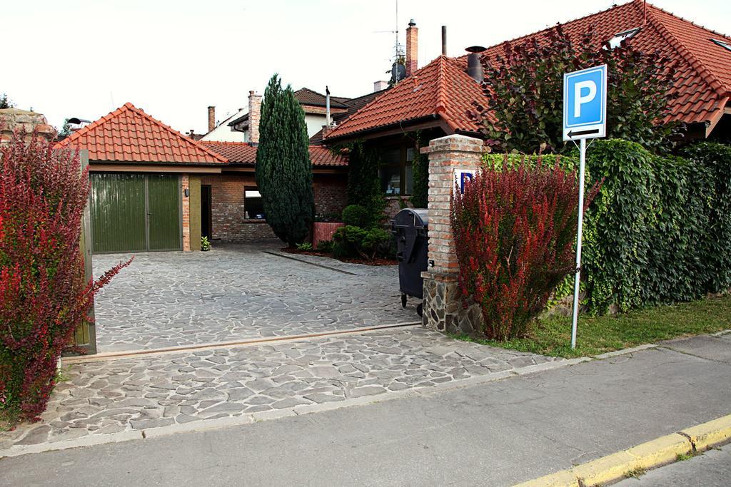 Barock Restaurant & Pension Topoľčany Exterior foto