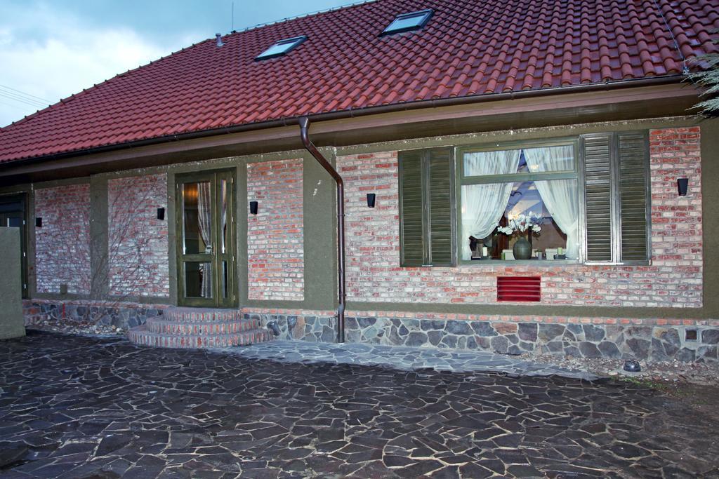 Barock Restaurant & Pension Topoľčany Zimmer foto
